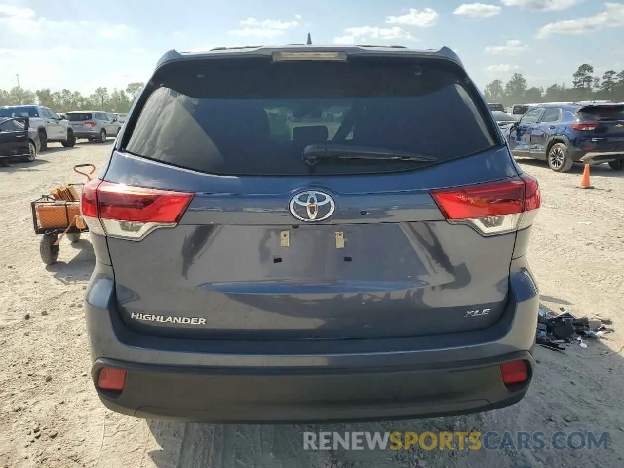 6 Photograph of a damaged car 5TDKZRFH2KS292654 TOYOTA HIGHLANDER 2019