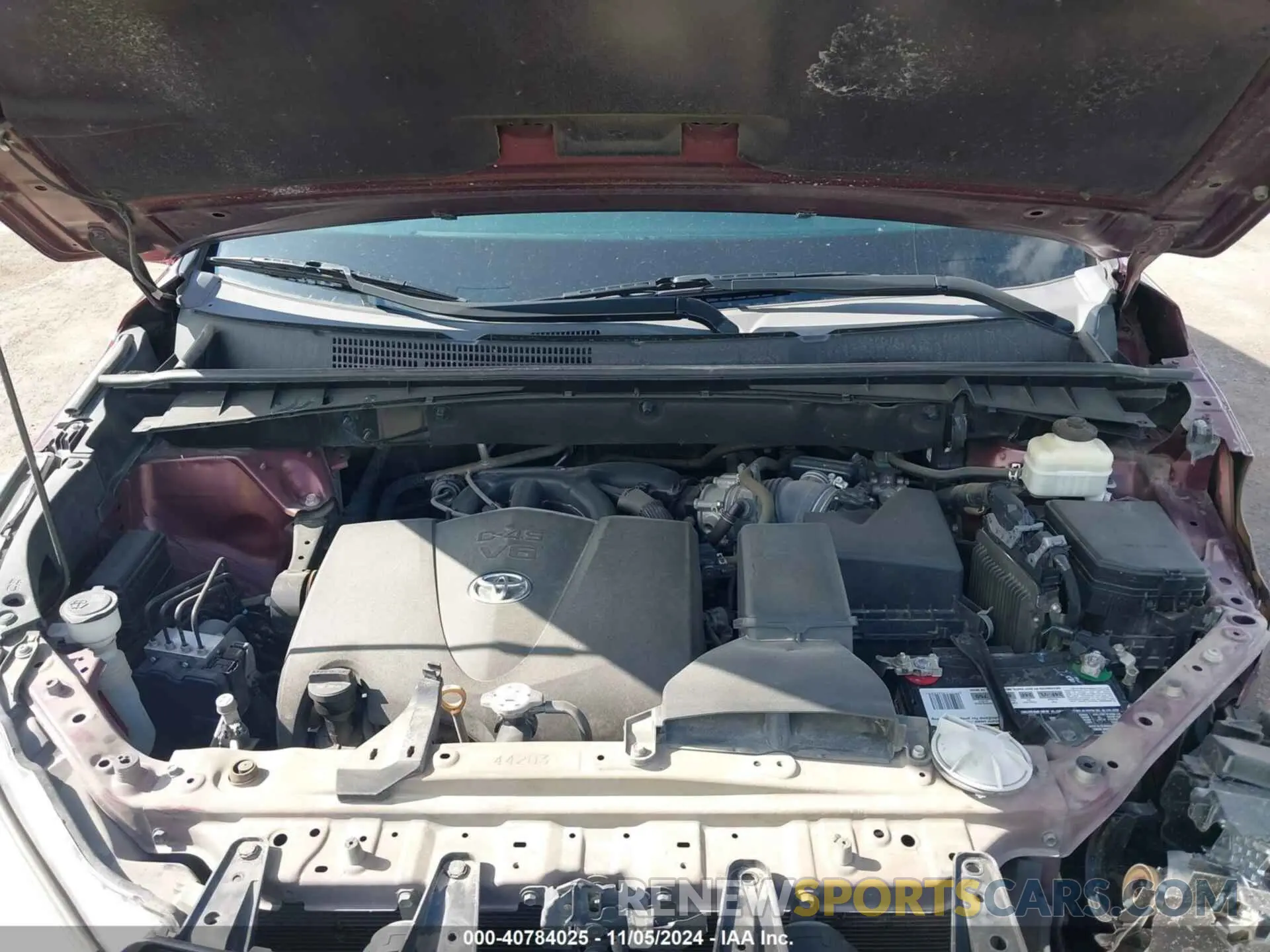 10 Photograph of a damaged car 5TDKZRFH2KS294095 TOYOTA HIGHLANDER 2019