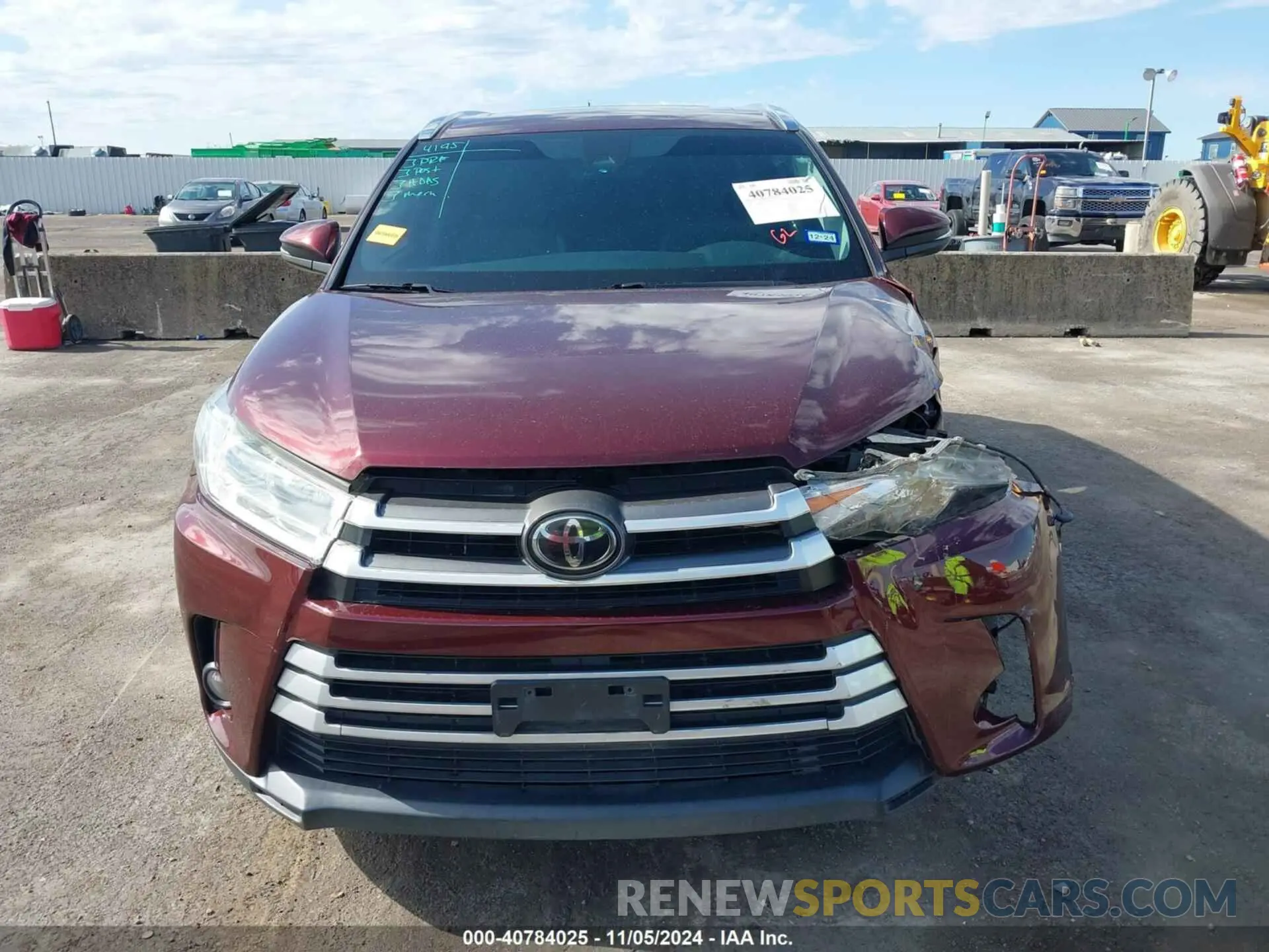 13 Photograph of a damaged car 5TDKZRFH2KS294095 TOYOTA HIGHLANDER 2019