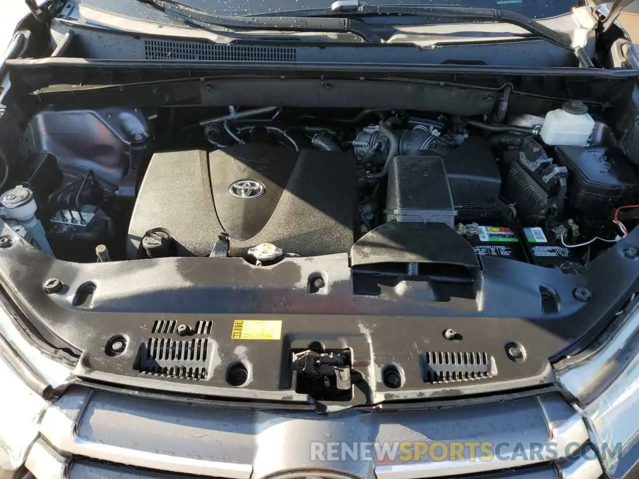 12 Photograph of a damaged car 5TDKZRFH2KS300932 TOYOTA HIGHLANDER 2019