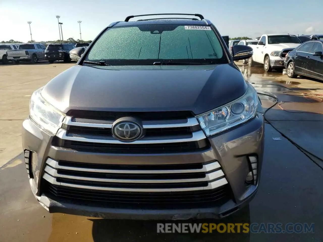 5 Photograph of a damaged car 5TDKZRFH2KS300932 TOYOTA HIGHLANDER 2019
