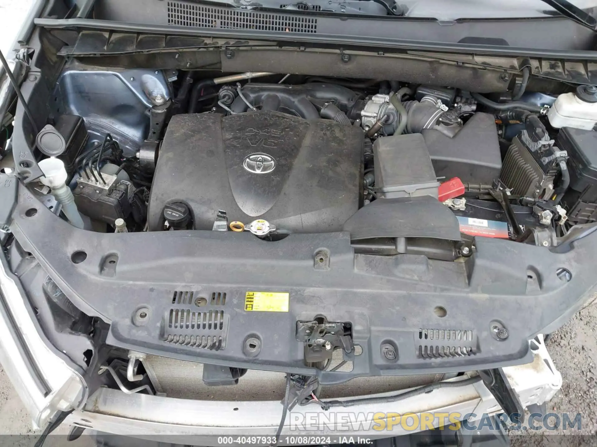 10 Photograph of a damaged car 5TDKZRFH2KS304821 TOYOTA HIGHLANDER 2019