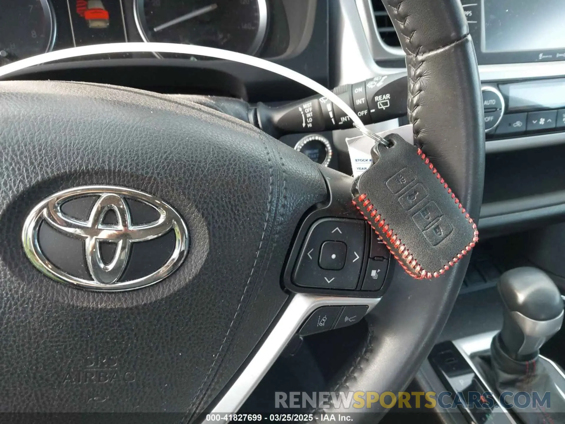 11 Photograph of a damaged car 5TDKZRFH2KS313342 TOYOTA HIGHLANDER 2019