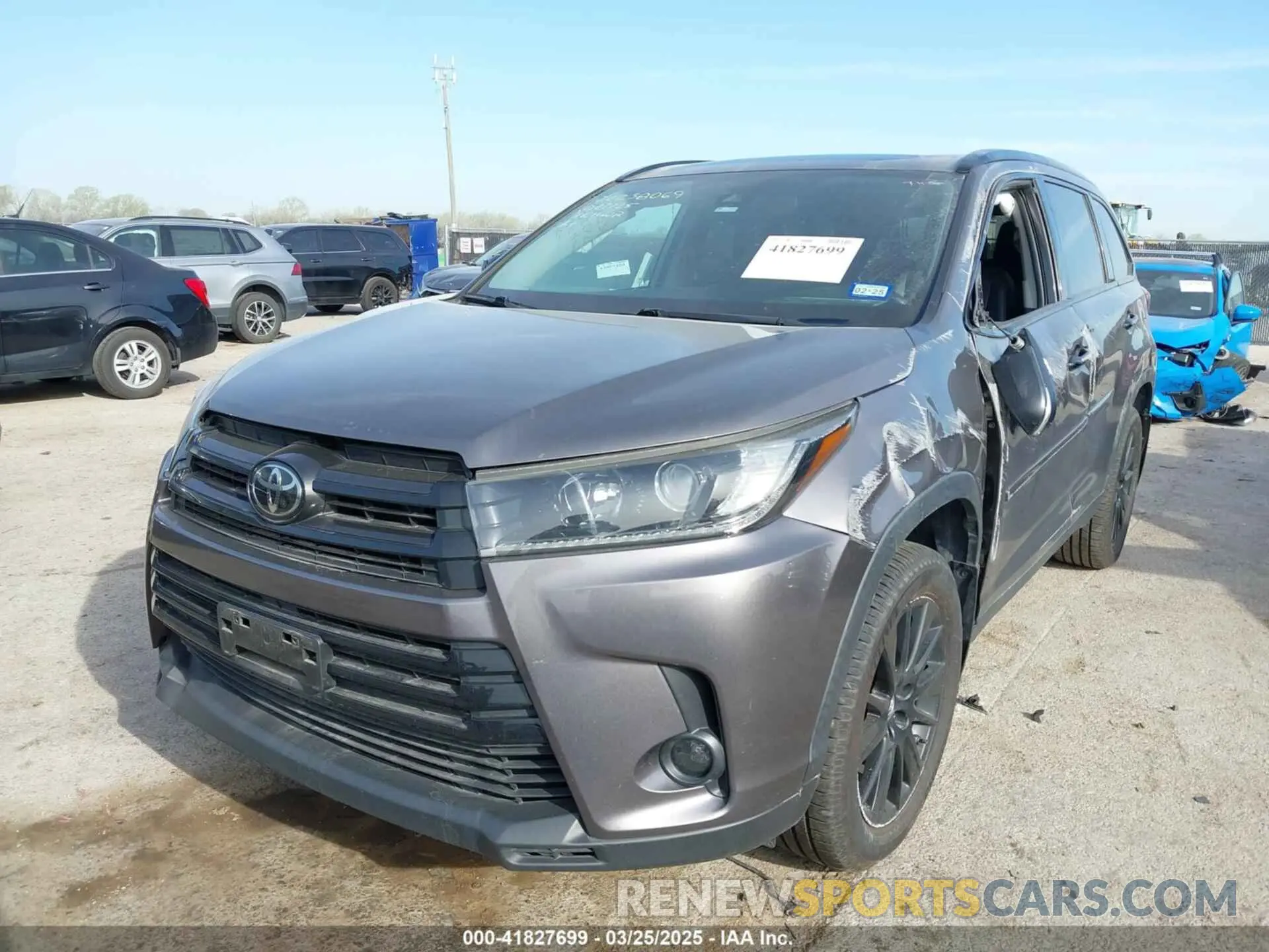 2 Photograph of a damaged car 5TDKZRFH2KS313342 TOYOTA HIGHLANDER 2019