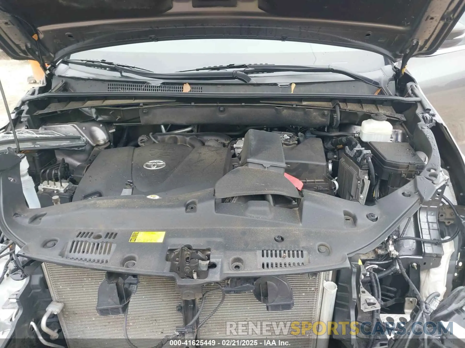10 Photograph of a damaged car 5TDKZRFH2KS327578 TOYOTA HIGHLANDER 2019