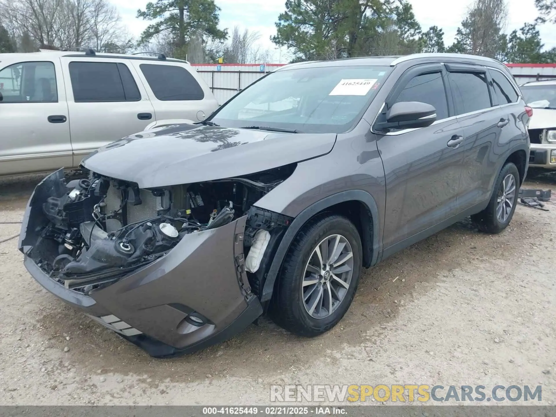 2 Photograph of a damaged car 5TDKZRFH2KS327578 TOYOTA HIGHLANDER 2019