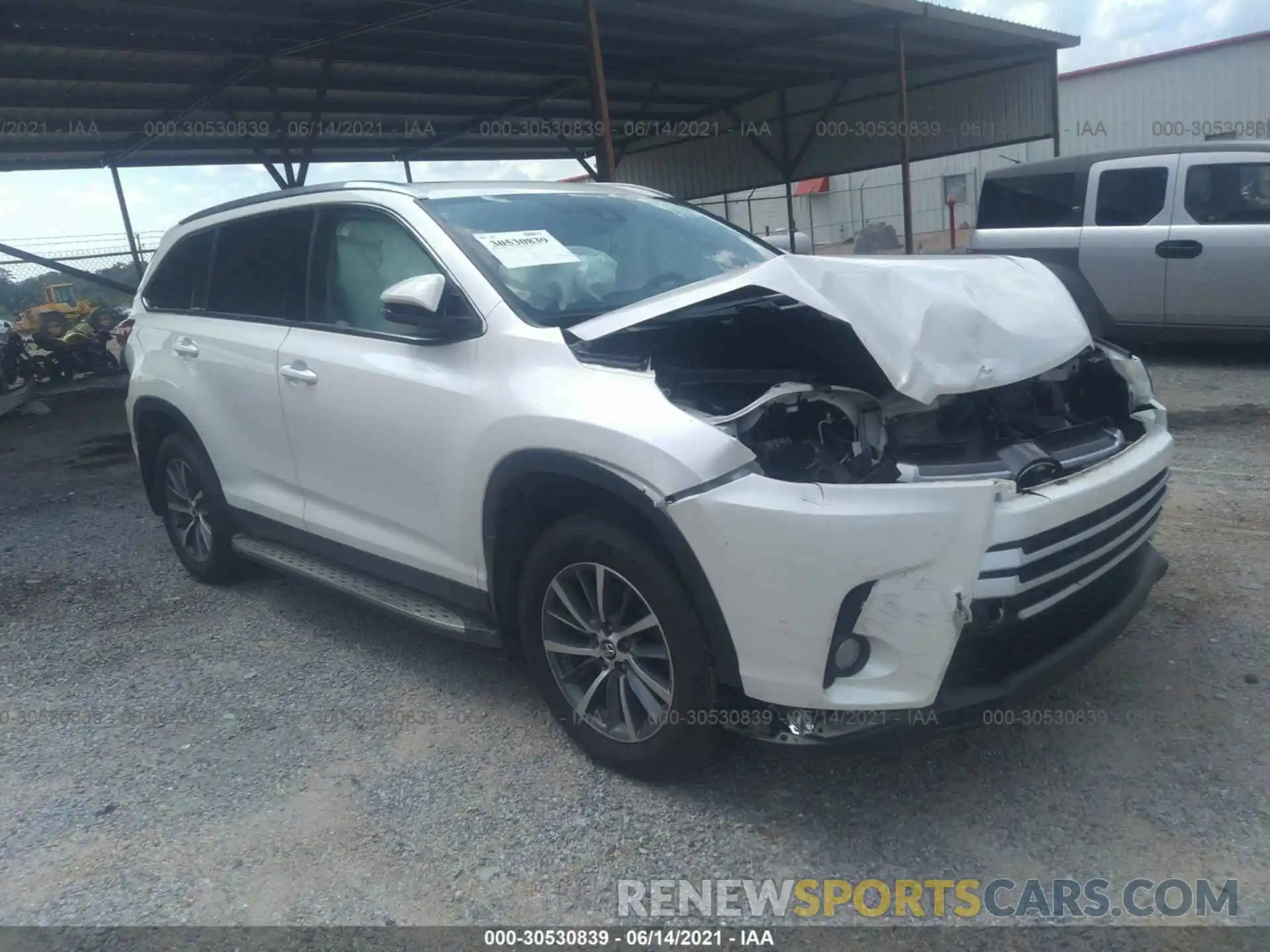 1 Photograph of a damaged car 5TDKZRFH2KS331288 TOYOTA HIGHLANDER 2019