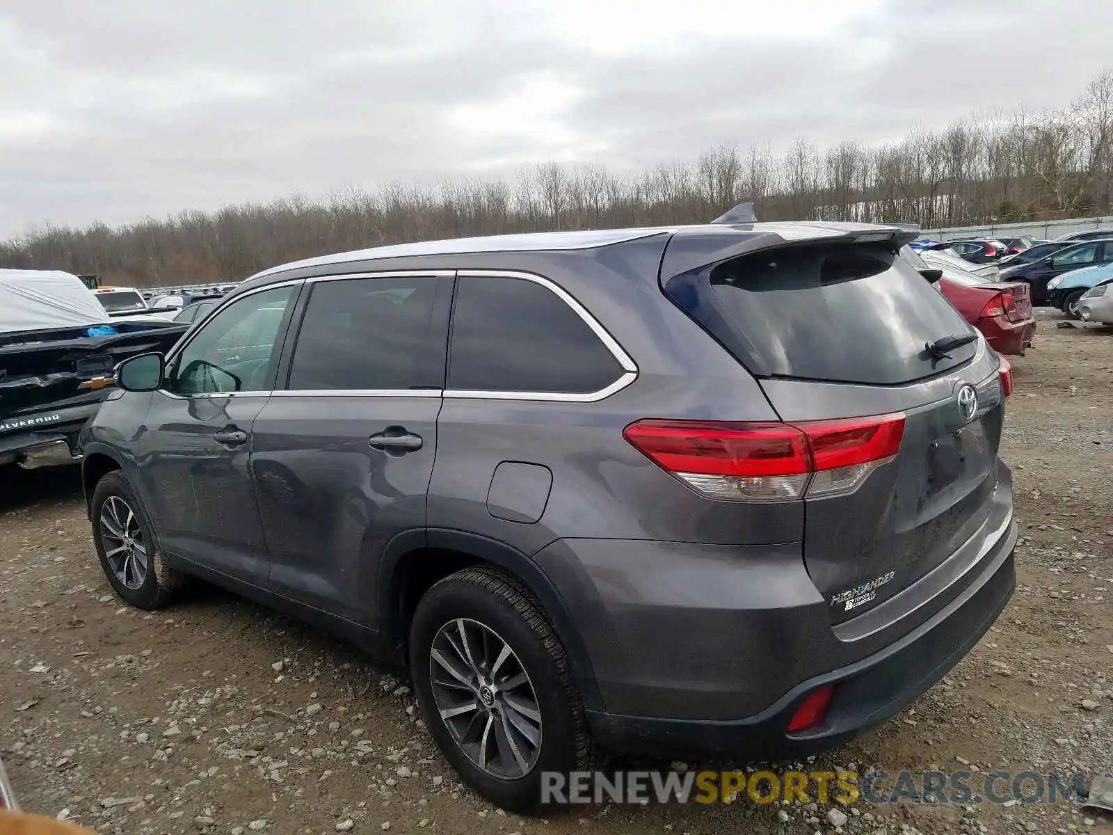 3 Photograph of a damaged car 5TDKZRFH2KS333087 TOYOTA HIGHLANDER 2019