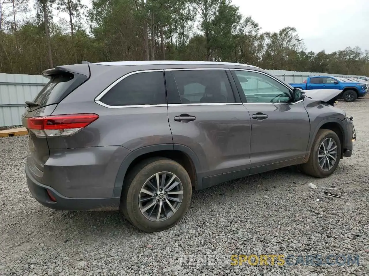 3 Photograph of a damaged car 5TDKZRFH2KS364503 TOYOTA HIGHLANDER 2019