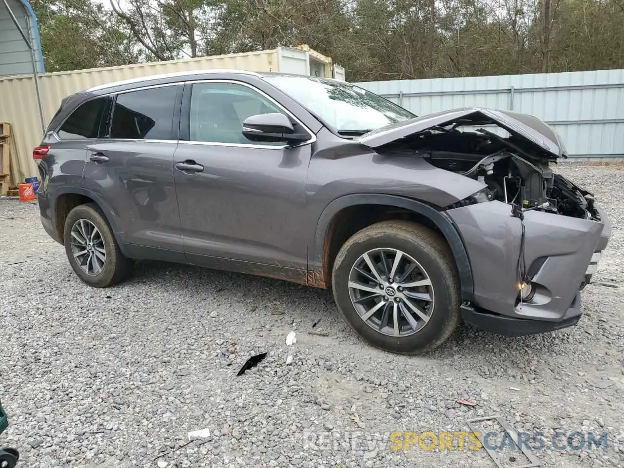 4 Photograph of a damaged car 5TDKZRFH2KS364503 TOYOTA HIGHLANDER 2019