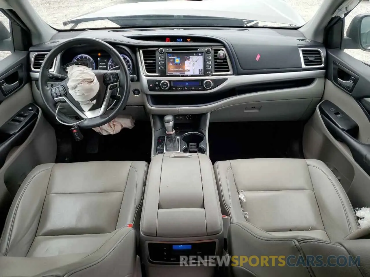 8 Photograph of a damaged car 5TDKZRFH2KS364503 TOYOTA HIGHLANDER 2019