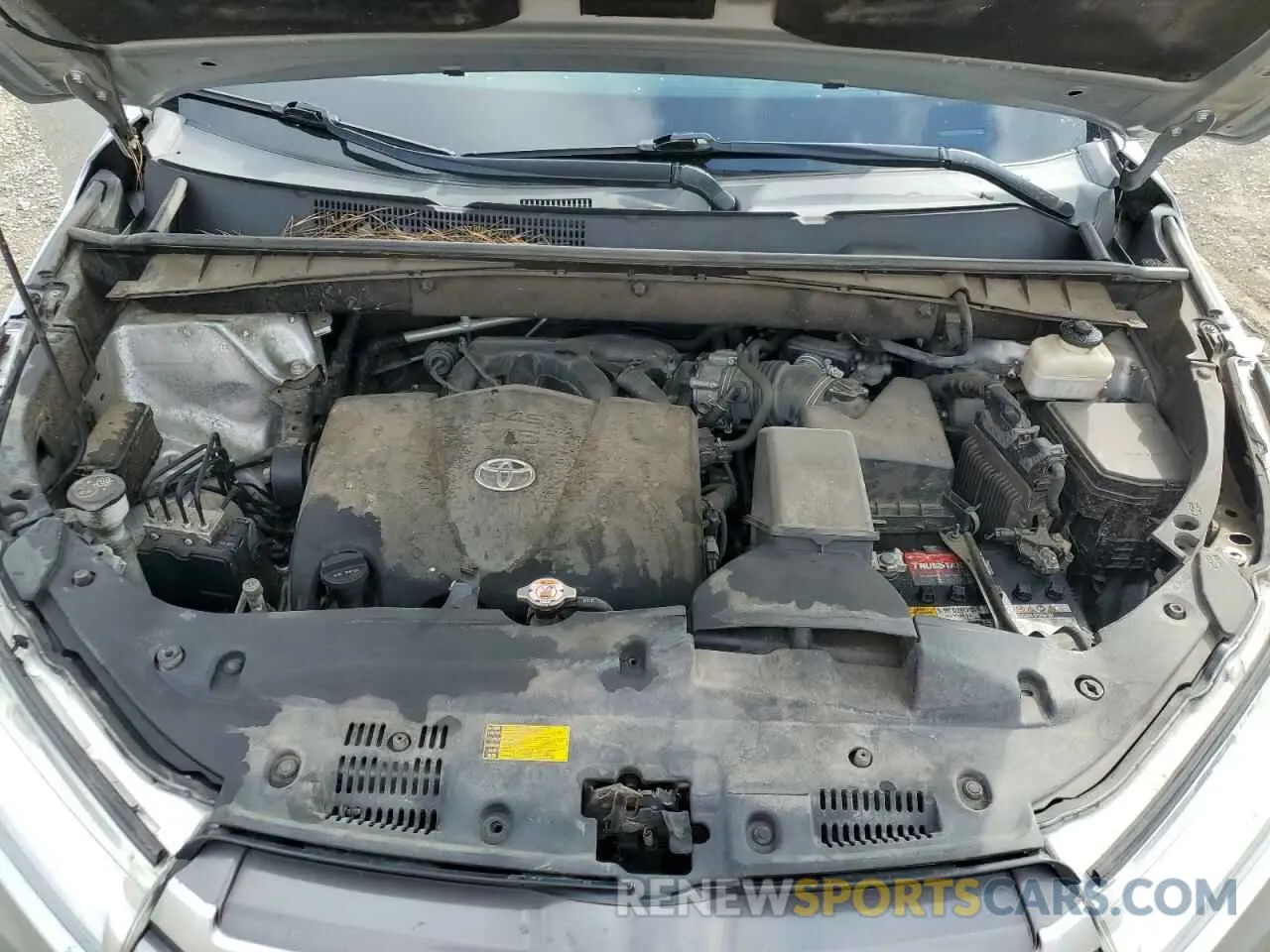 11 Photograph of a damaged car 5TDKZRFH2KS552731 TOYOTA HIGHLANDER 2019
