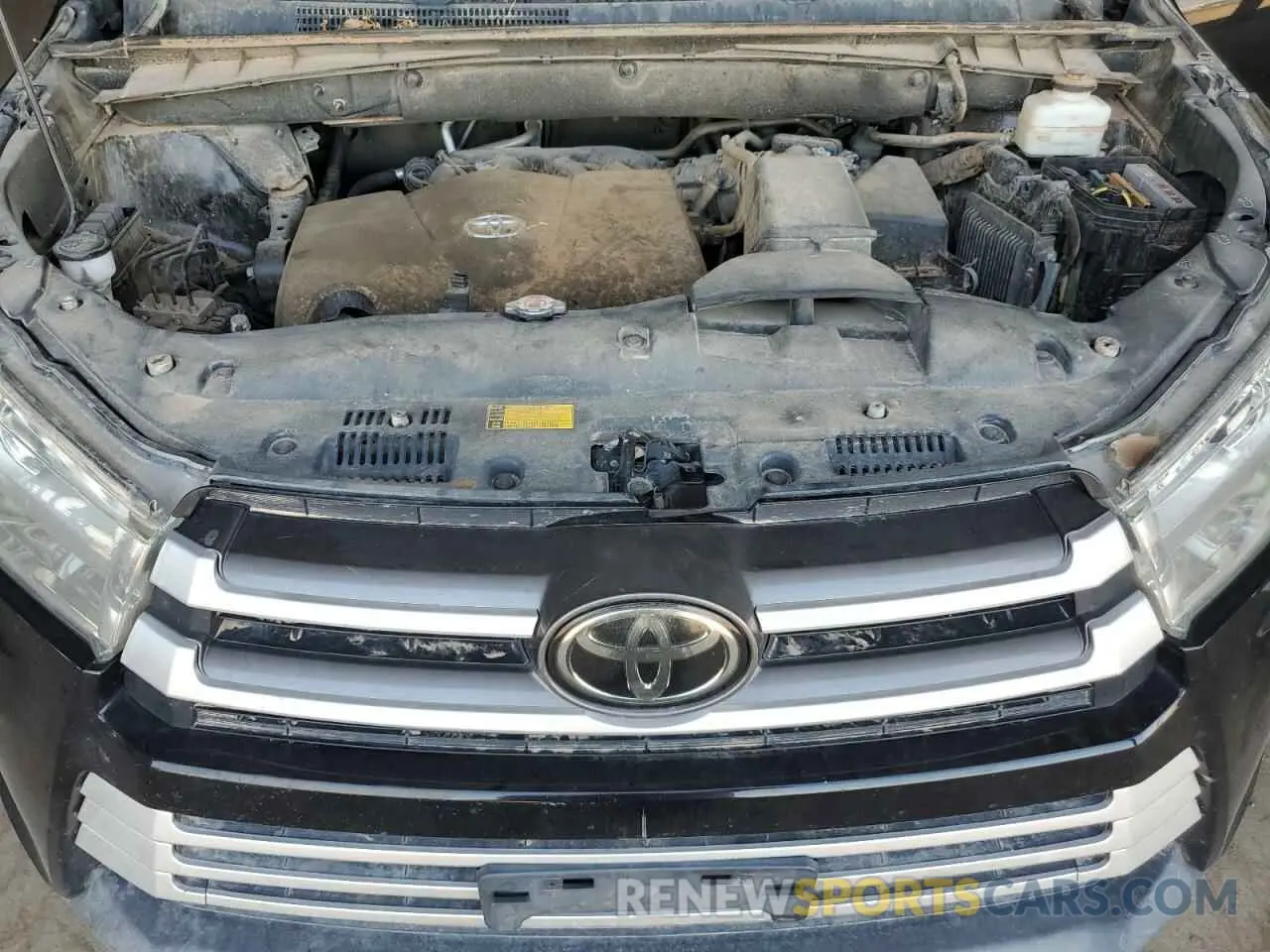 12 Photograph of a damaged car 5TDKZRFH2KS560618 TOYOTA HIGHLANDER 2019