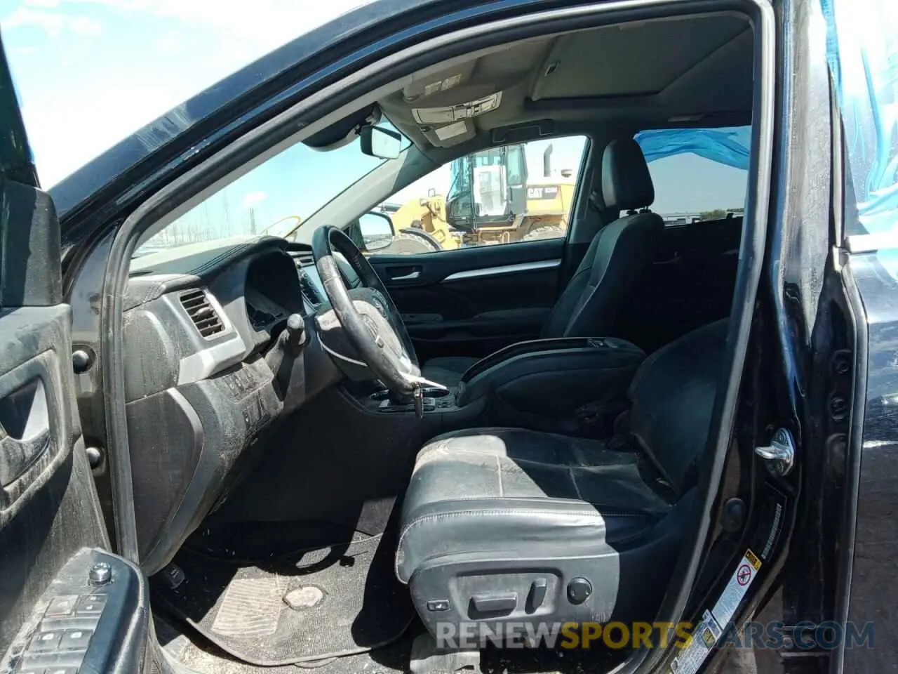 7 Photograph of a damaged car 5TDKZRFH2KS560618 TOYOTA HIGHLANDER 2019