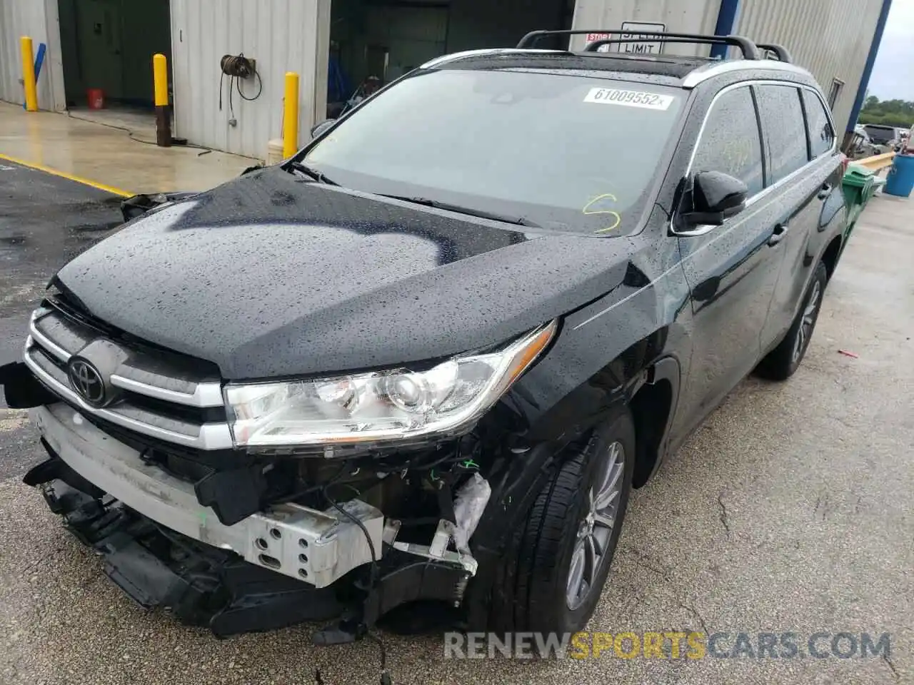 2 Photograph of a damaged car 5TDKZRFH2KS561333 TOYOTA HIGHLANDER 2019