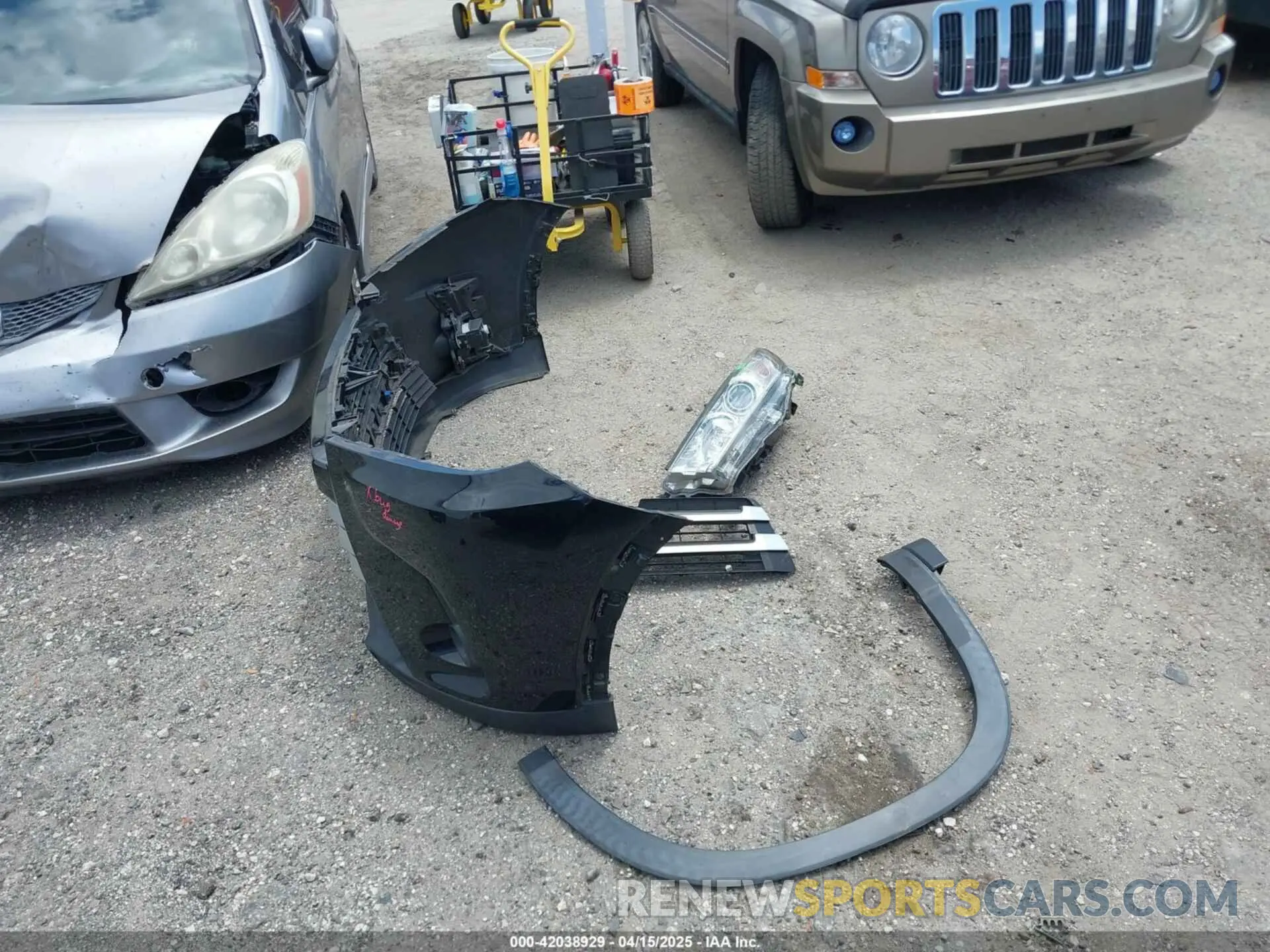 12 Photograph of a damaged car 5TDKZRFH2KS568086 TOYOTA HIGHLANDER 2019