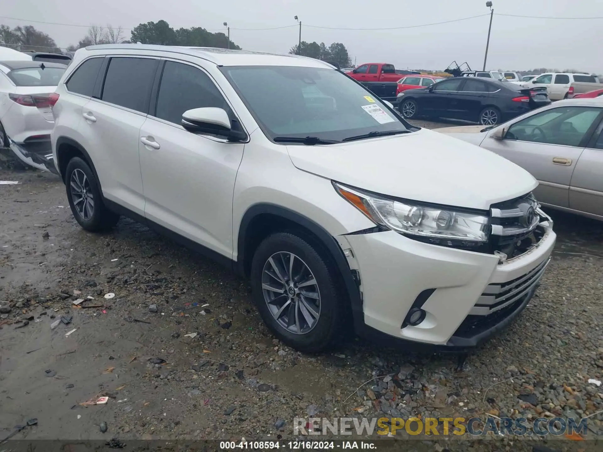 1 Photograph of a damaged car 5TDKZRFH2KS570503 TOYOTA HIGHLANDER 2019