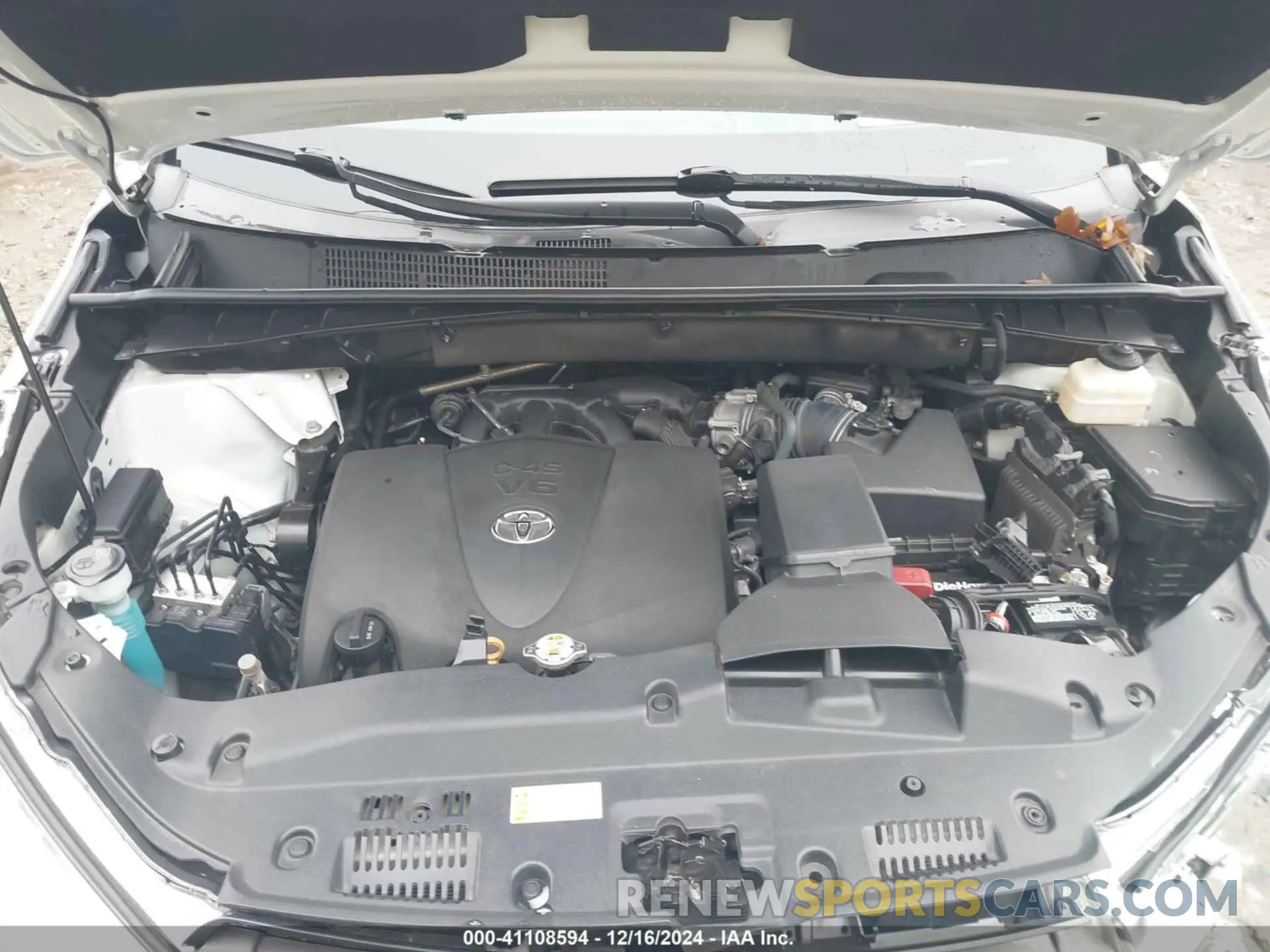 10 Photograph of a damaged car 5TDKZRFH2KS570503 TOYOTA HIGHLANDER 2019