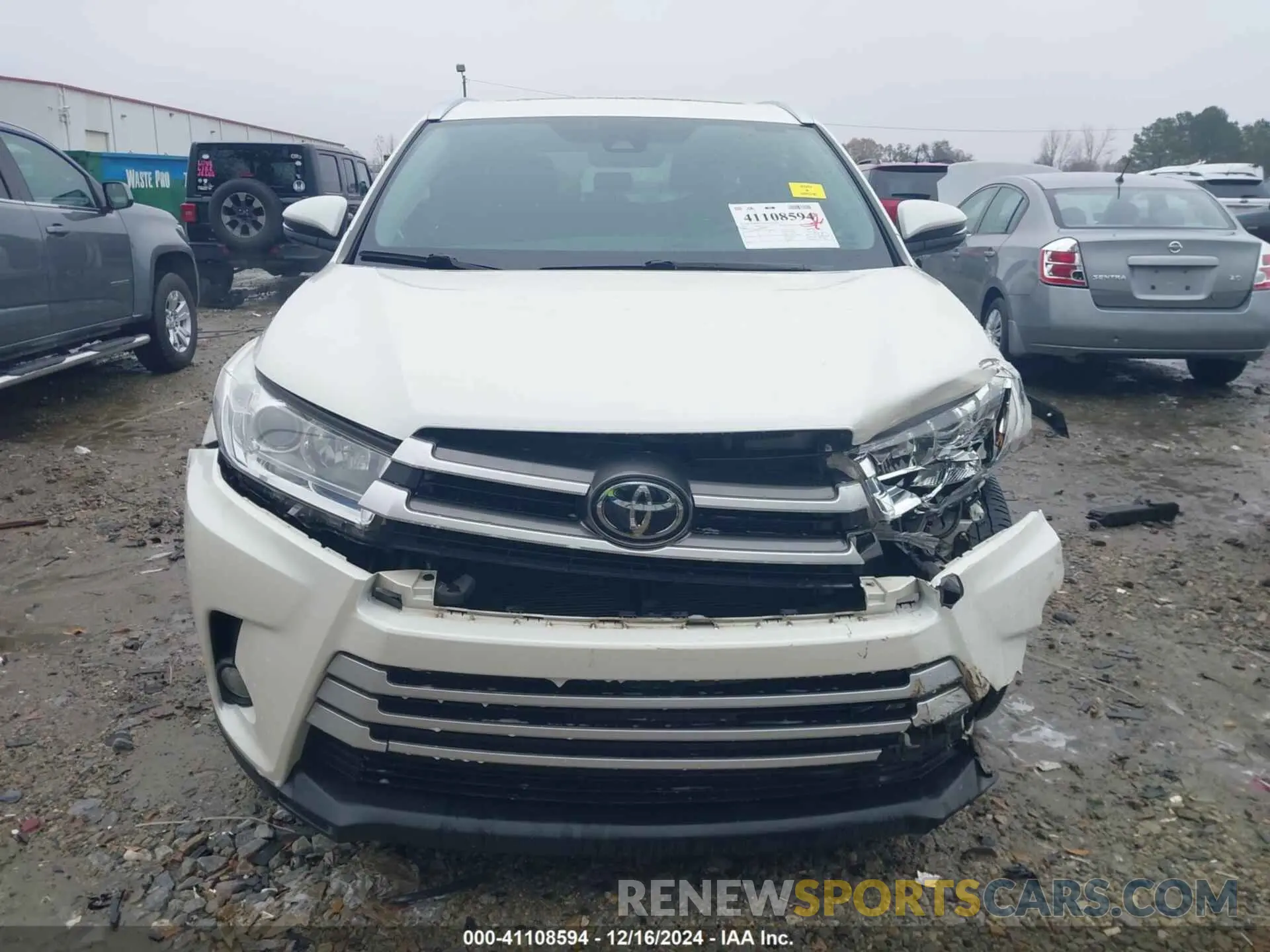 12 Photograph of a damaged car 5TDKZRFH2KS570503 TOYOTA HIGHLANDER 2019