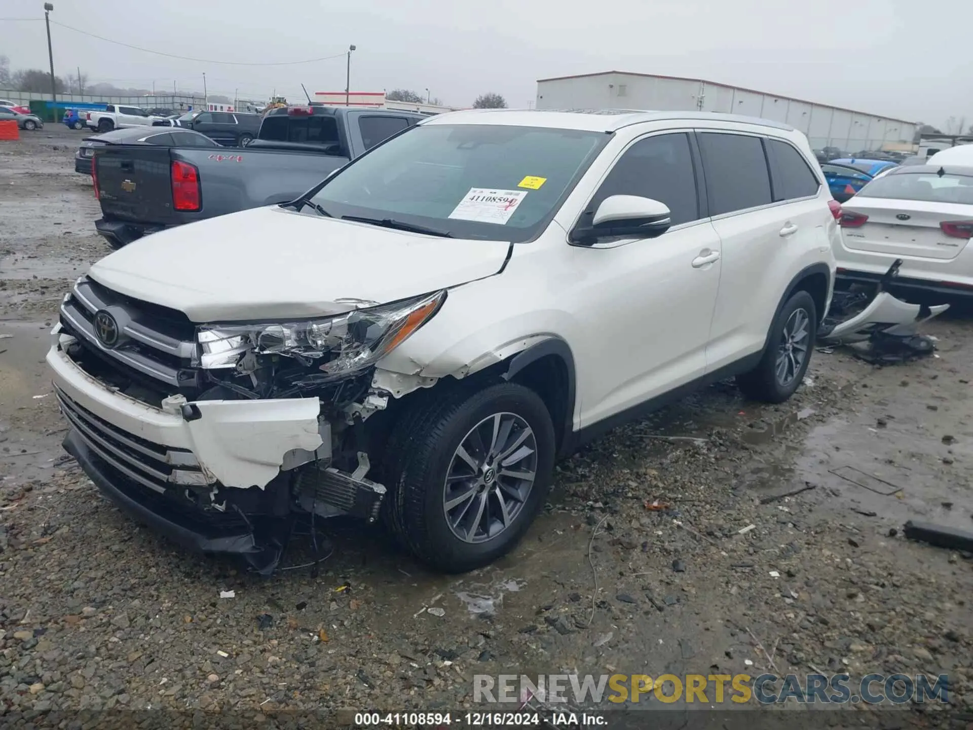 2 Photograph of a damaged car 5TDKZRFH2KS570503 TOYOTA HIGHLANDER 2019