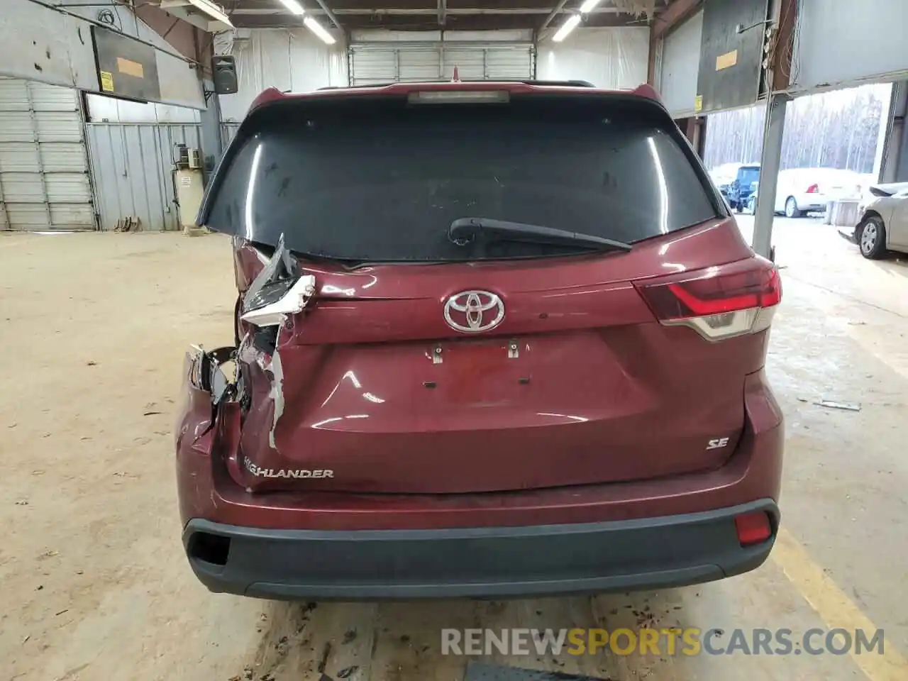 6 Photograph of a damaged car 5TDKZRFH2KS570808 TOYOTA HIGHLANDER 2019