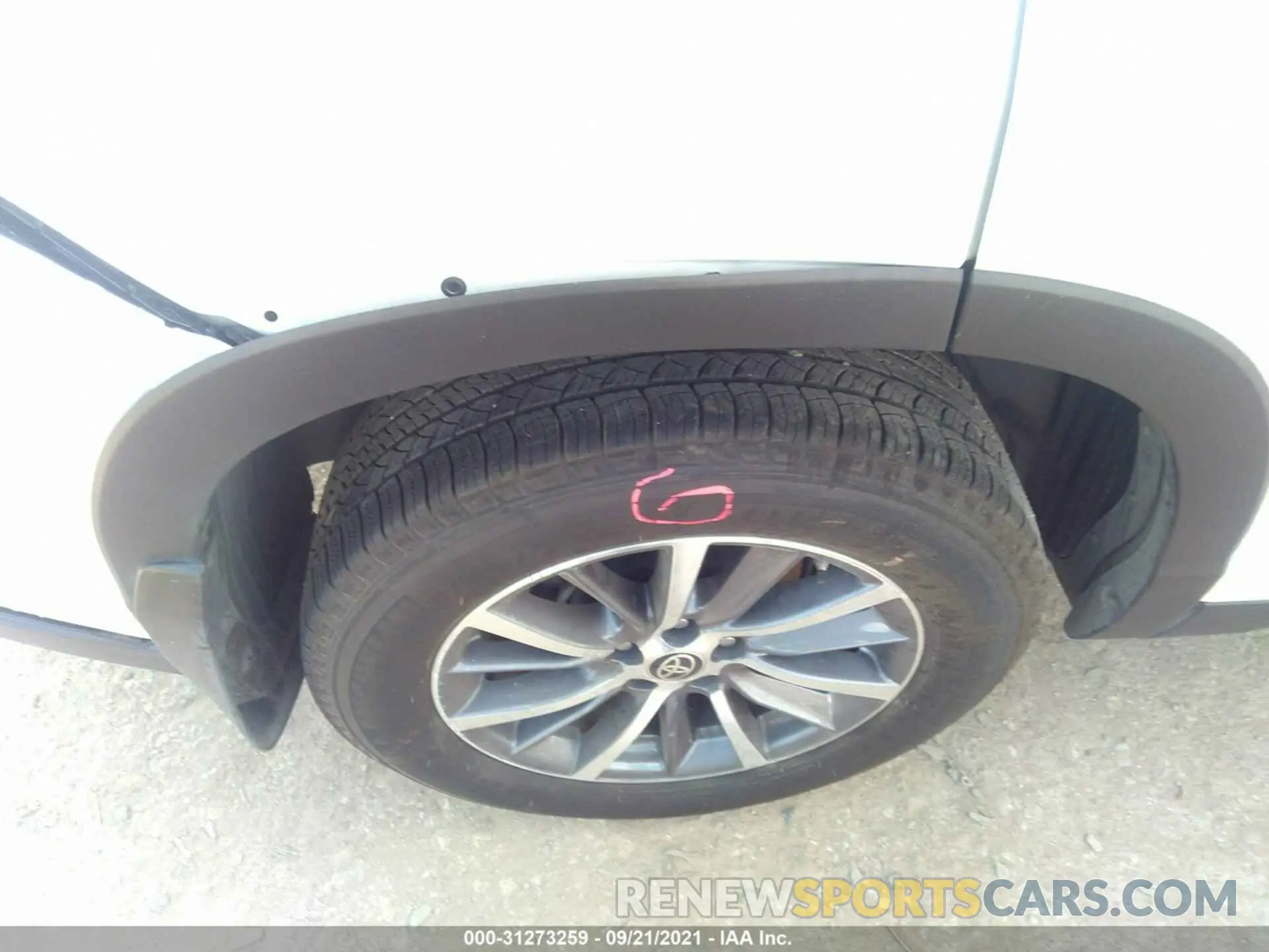 15 Photograph of a damaged car 5TDKZRFH2KS574583 TOYOTA HIGHLANDER 2019