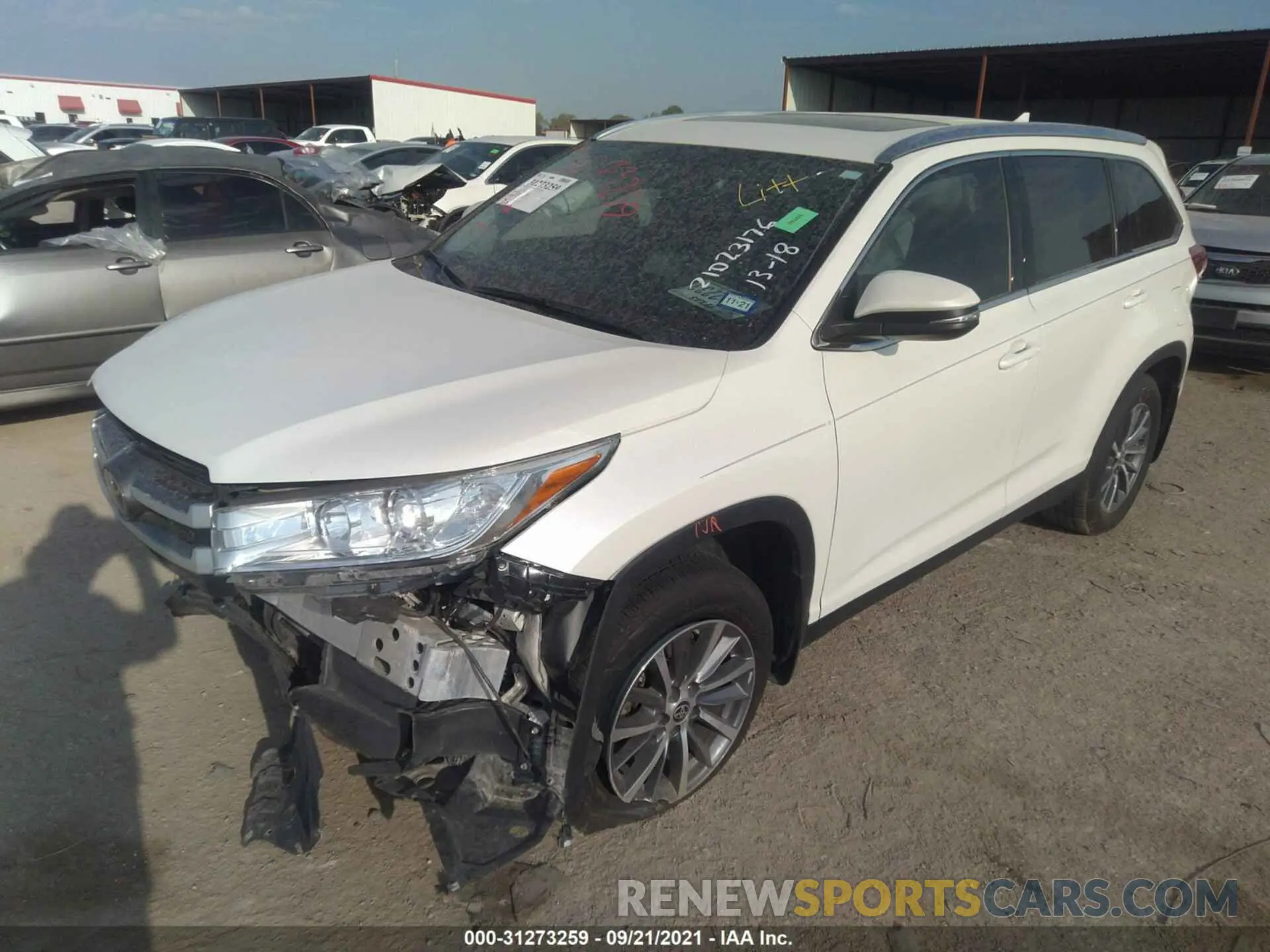 2 Photograph of a damaged car 5TDKZRFH2KS574583 TOYOTA HIGHLANDER 2019