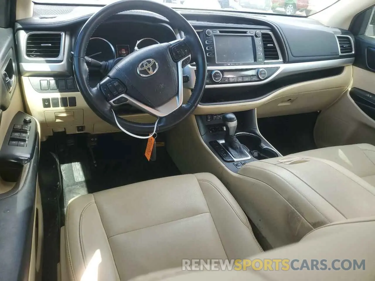 8 Photograph of a damaged car 5TDKZRFH3KS308523 TOYOTA HIGHLANDER 2019