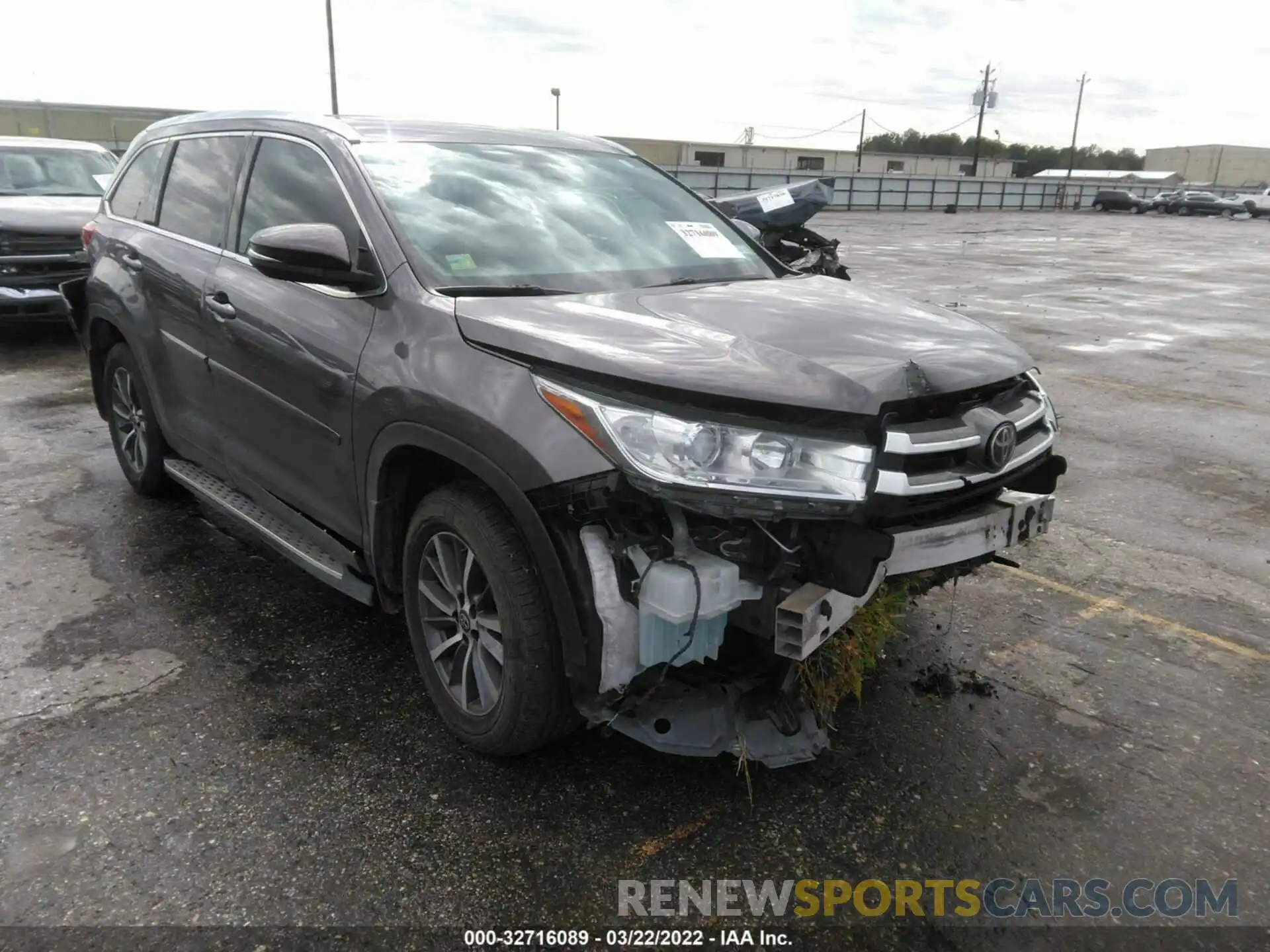 1 Photograph of a damaged car 5TDKZRFH3KS310028 TOYOTA HIGHLANDER 2019