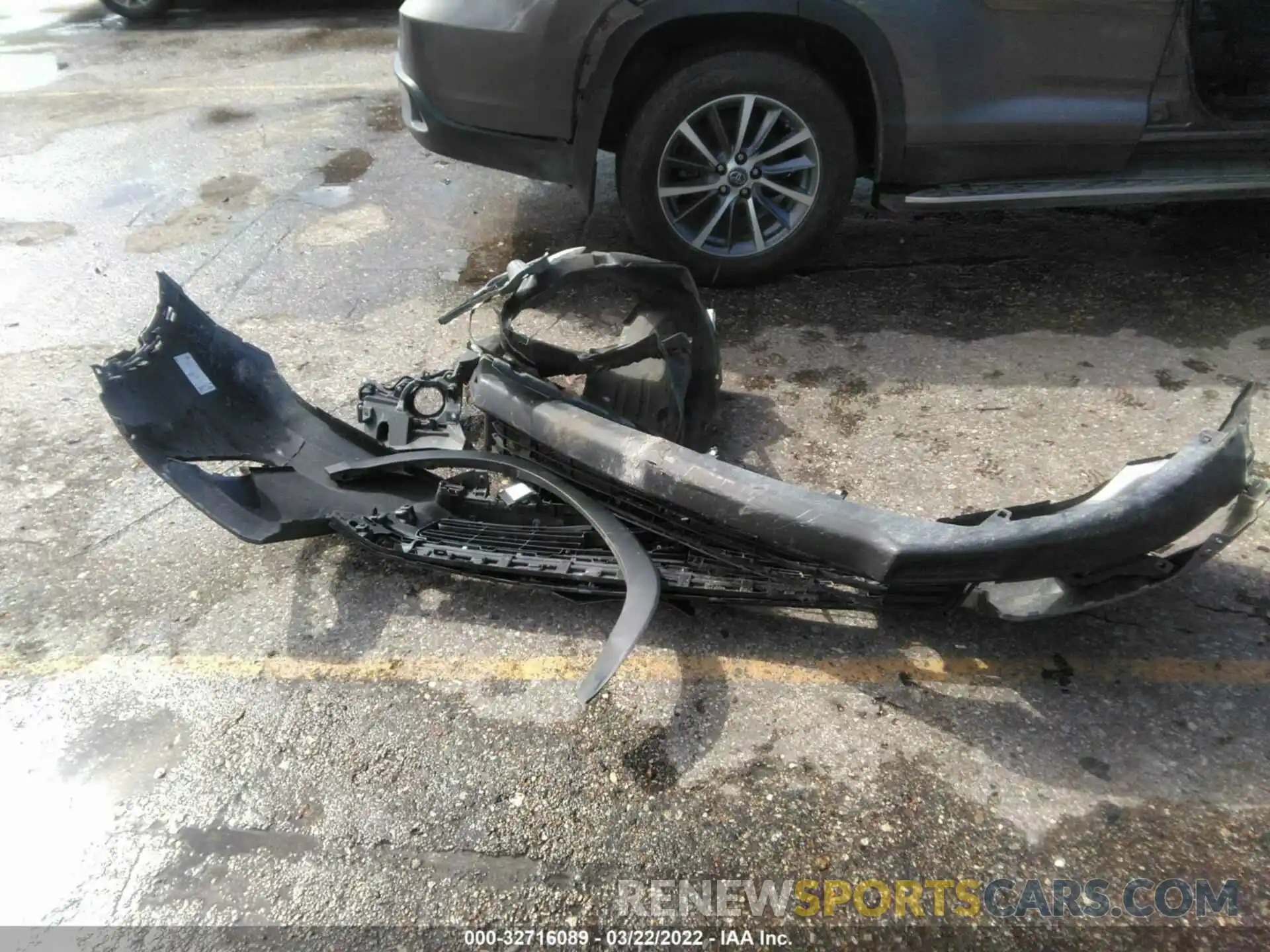 12 Photograph of a damaged car 5TDKZRFH3KS310028 TOYOTA HIGHLANDER 2019