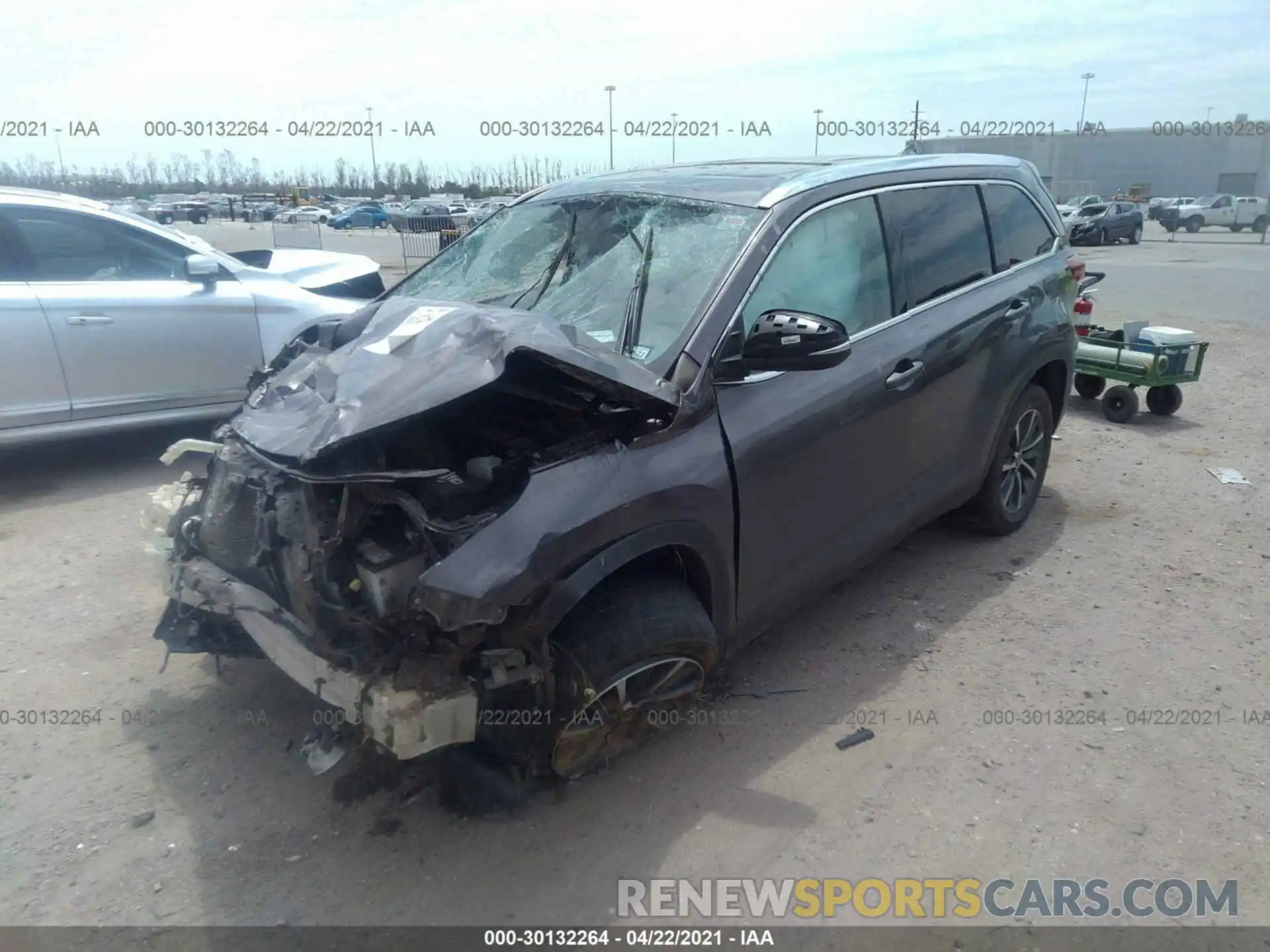 2 Photograph of a damaged car 5TDKZRFH3KS310465 TOYOTA HIGHLANDER 2019