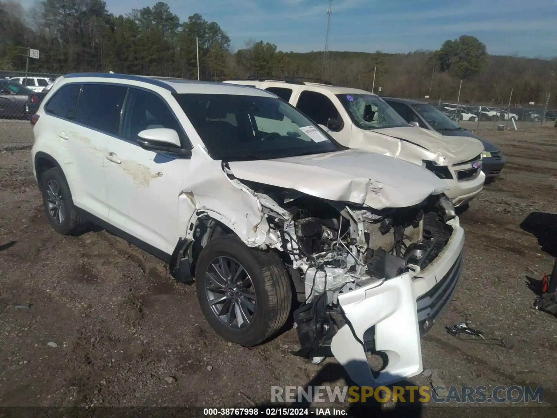 1 Photograph of a damaged car 5TDKZRFH3KS314189 TOYOTA HIGHLANDER 2019