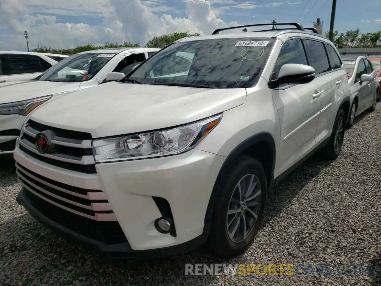 2 Photograph of a damaged car 5TDKZRFH3KS319506 TOYOTA HIGHLANDER 2019