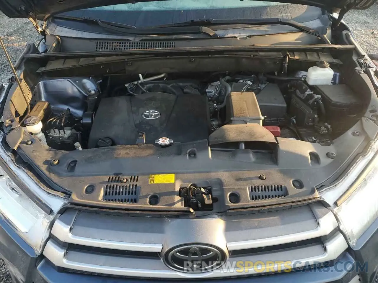 12 Photograph of a damaged car 5TDKZRFH3KS322759 TOYOTA HIGHLANDER 2019