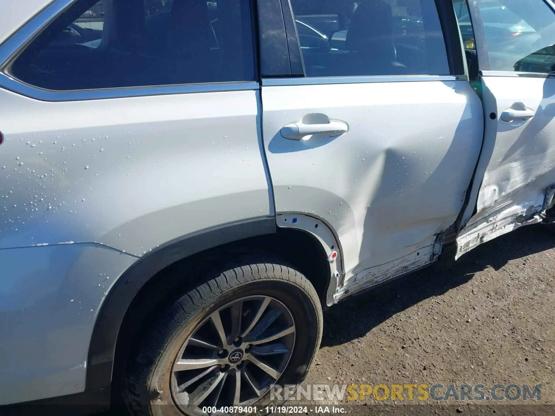 19 Photograph of a damaged car 5TDKZRFH3KS350125 TOYOTA HIGHLANDER 2019