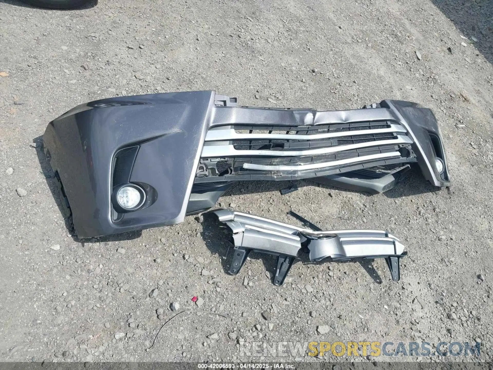 12 Photograph of a damaged car 5TDKZRFH3KS353087 TOYOTA HIGHLANDER 2019