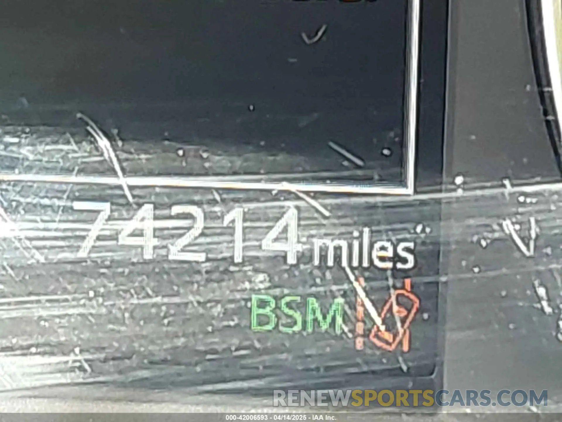16 Photograph of a damaged car 5TDKZRFH3KS353087 TOYOTA HIGHLANDER 2019