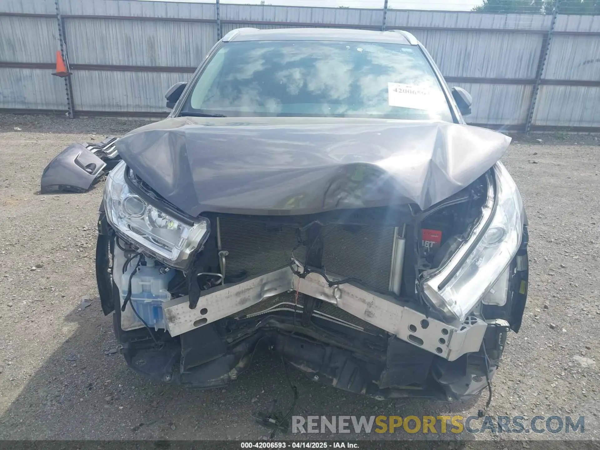 6 Photograph of a damaged car 5TDKZRFH3KS353087 TOYOTA HIGHLANDER 2019