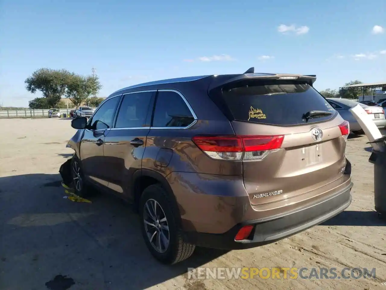 3 Photograph of a damaged car 5TDKZRFH3KS353414 TOYOTA HIGHLANDER 2019