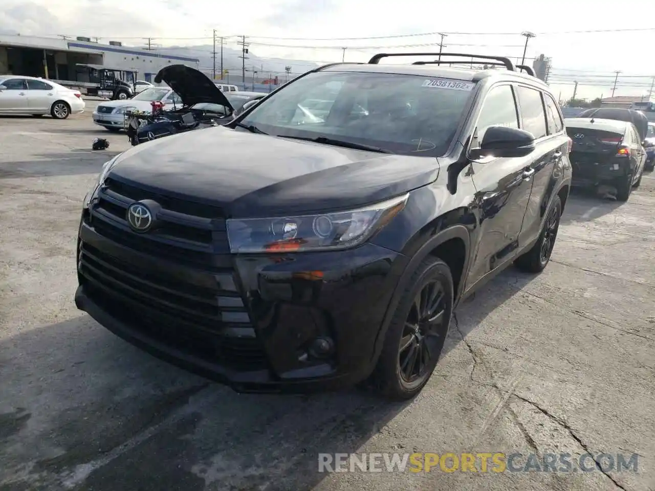 1 Photograph of a damaged car 5TDKZRFH3KS550602 TOYOTA HIGHLANDER 2019