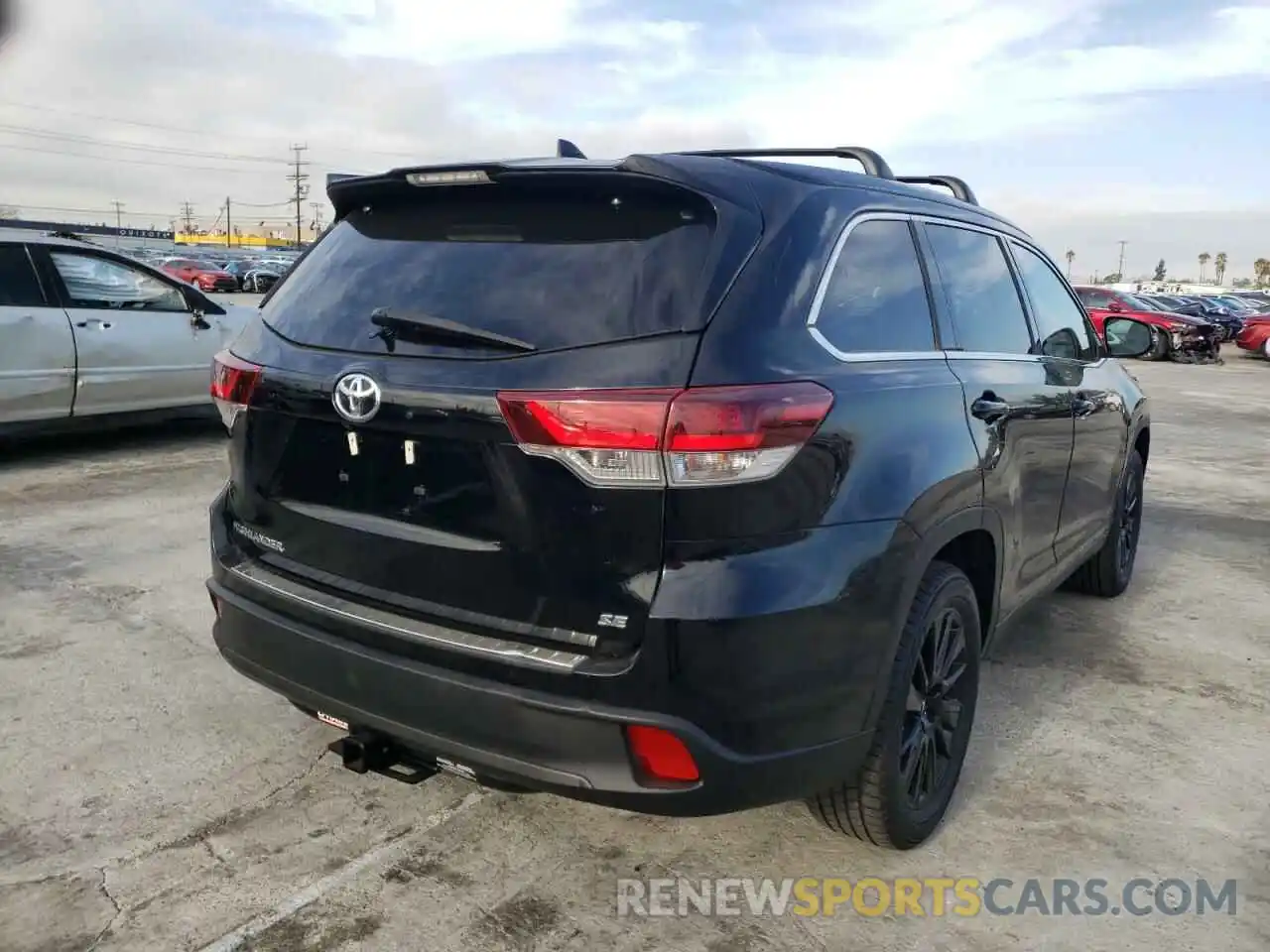 3 Photograph of a damaged car 5TDKZRFH3KS550602 TOYOTA HIGHLANDER 2019