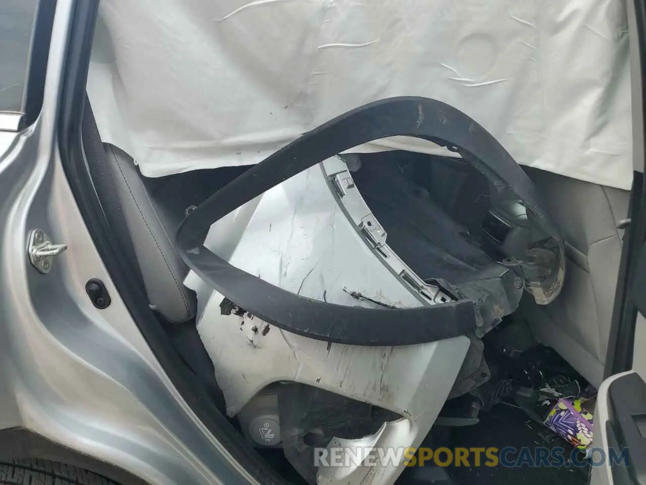 10 Photograph of a damaged car 5TDKZRFH3KS555086 TOYOTA HIGHLANDER 2019