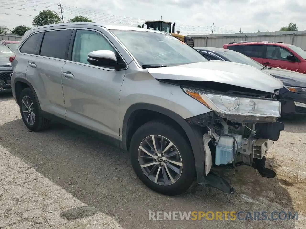4 Photograph of a damaged car 5TDKZRFH3KS555086 TOYOTA HIGHLANDER 2019