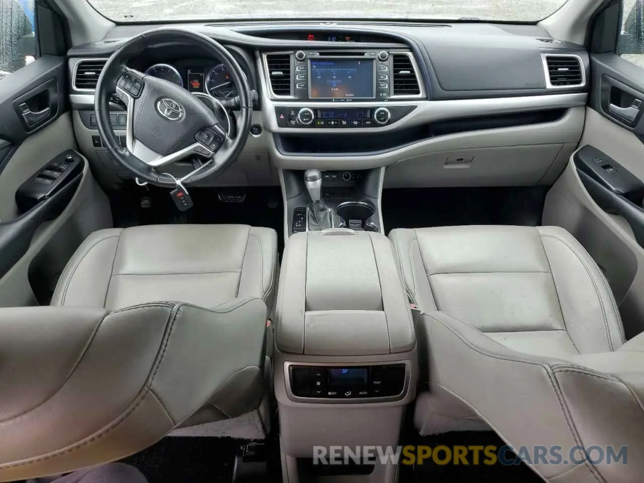 8 Photograph of a damaged car 5TDKZRFH3KS557758 TOYOTA HIGHLANDER 2019