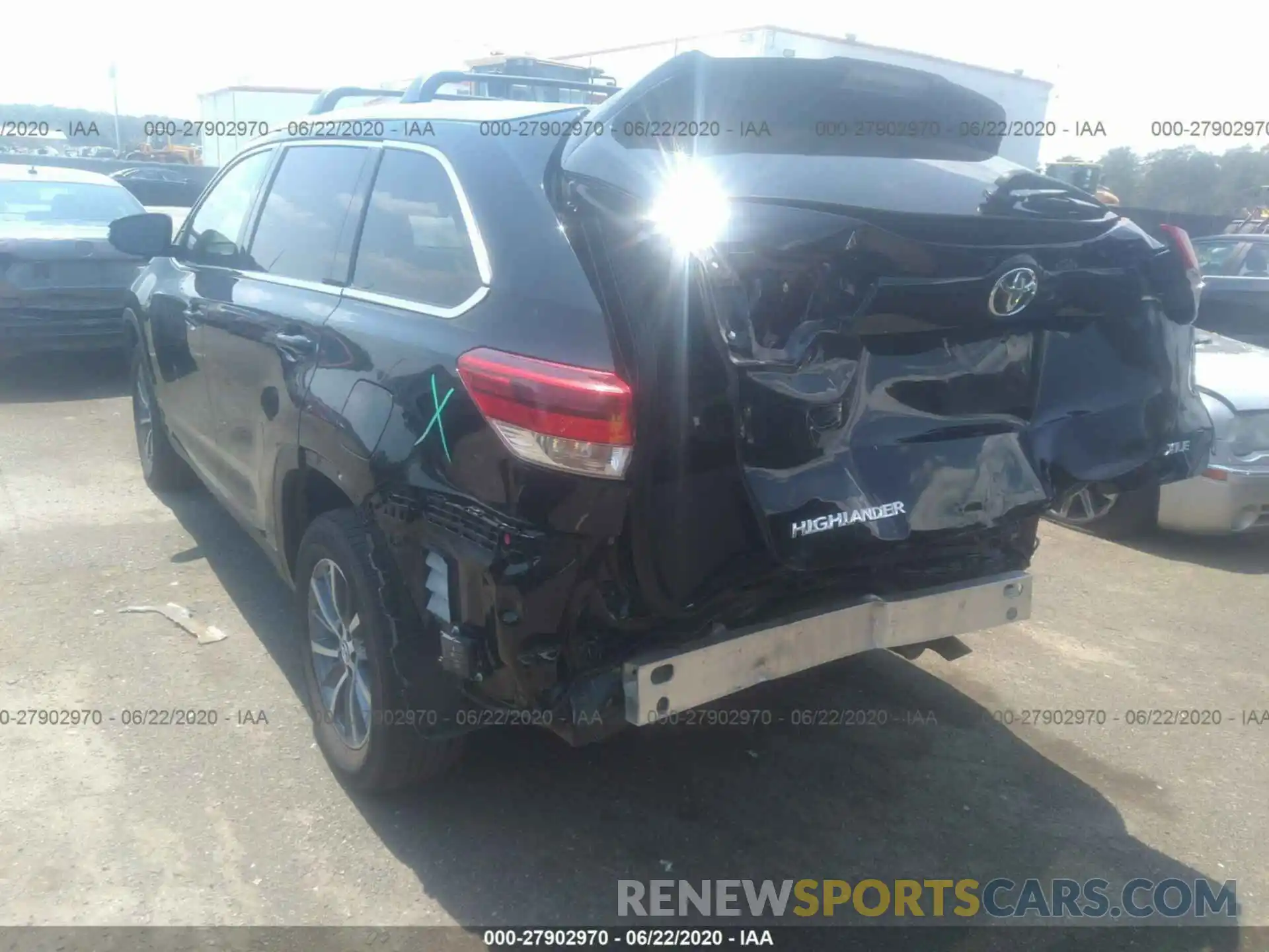 3 Photograph of a damaged car 5TDKZRFH3KS560417 TOYOTA HIGHLANDER 2019