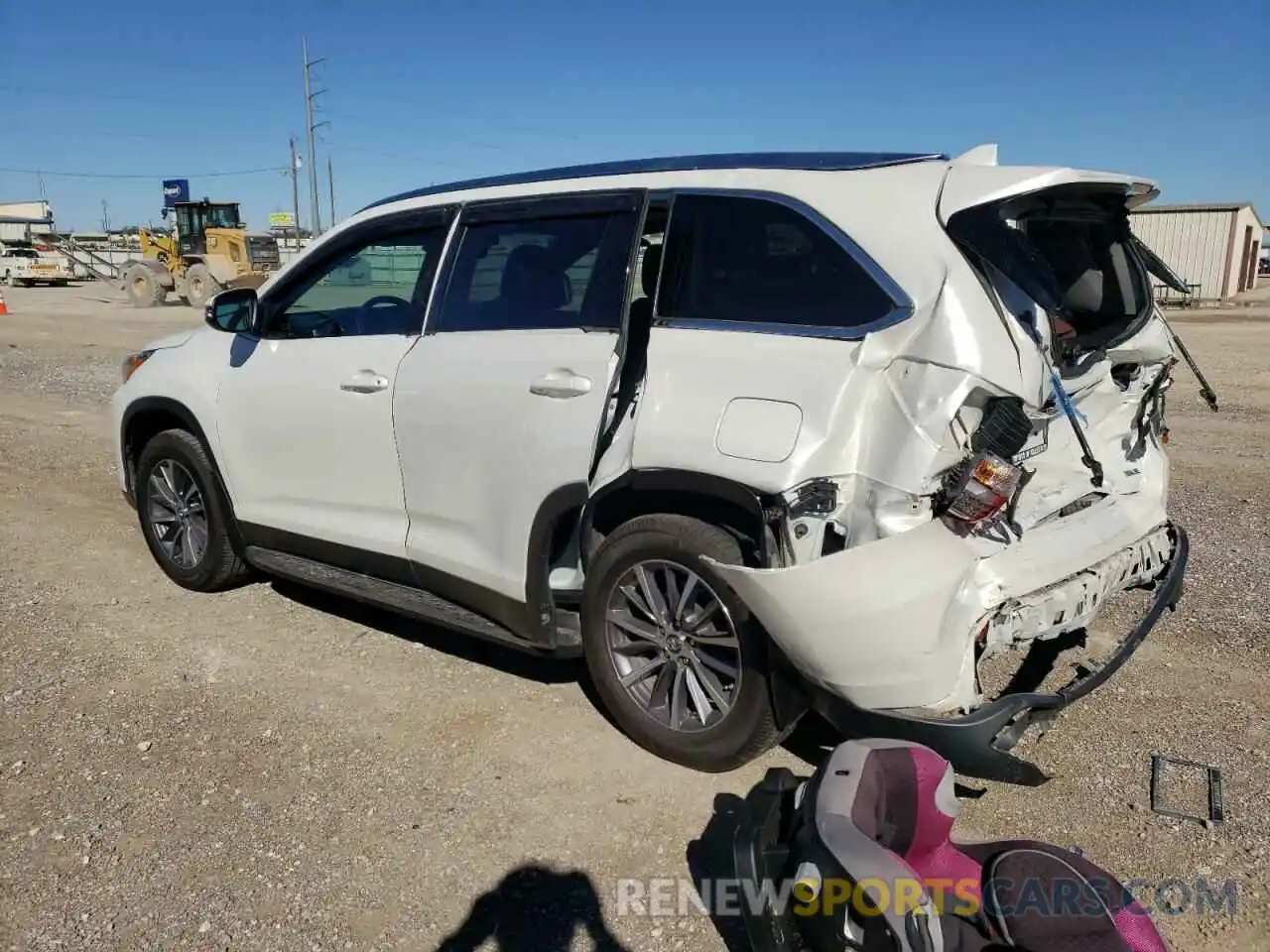 2 Photograph of a damaged car 5TDKZRFH3KS560451 TOYOTA HIGHLANDER 2019