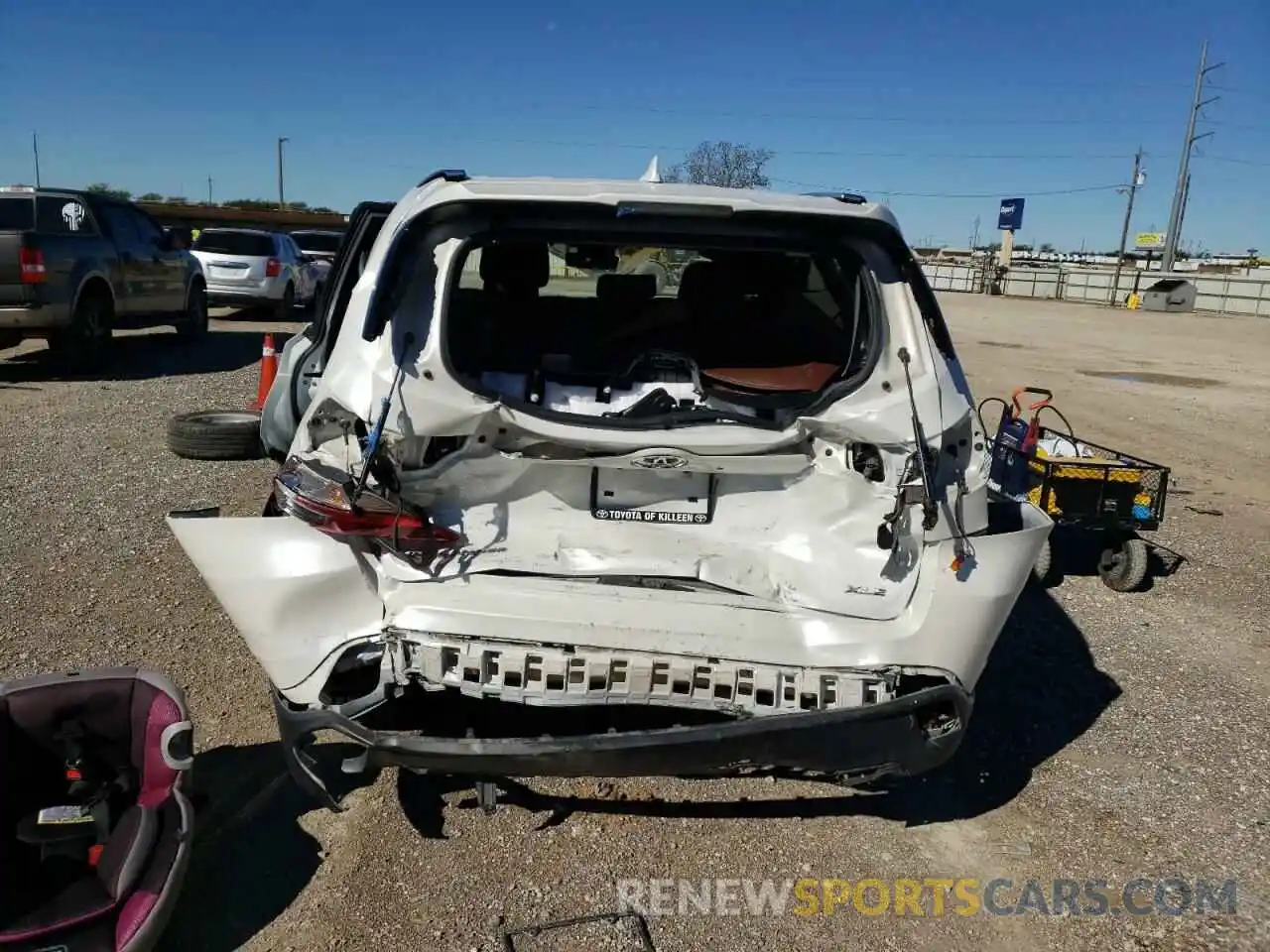 6 Photograph of a damaged car 5TDKZRFH3KS560451 TOYOTA HIGHLANDER 2019