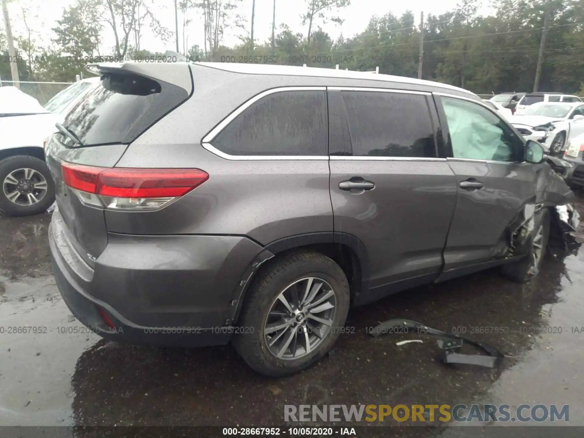 4 Photograph of a damaged car 5TDKZRFH3KS561518 TOYOTA HIGHLANDER 2019