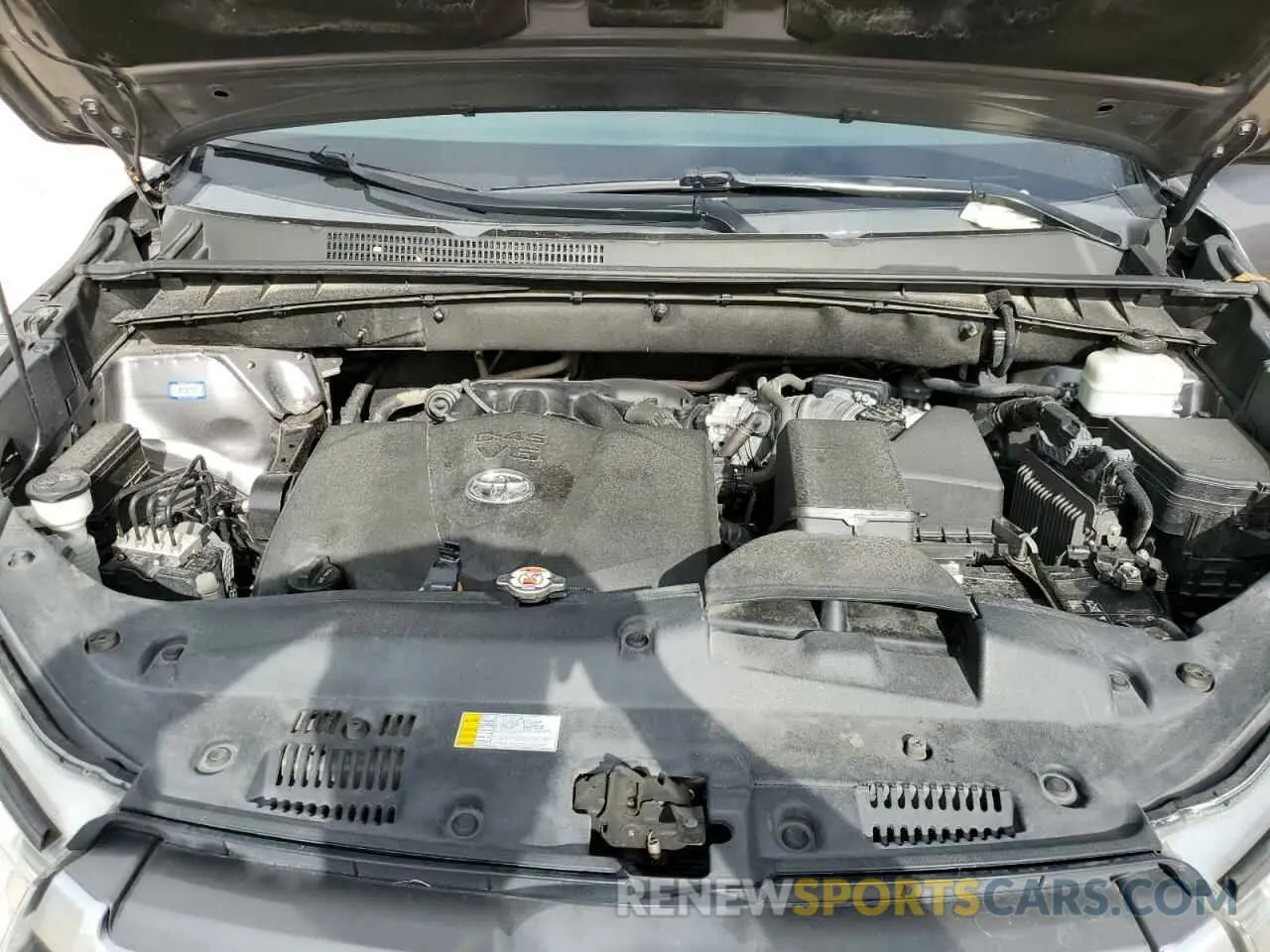 12 Photograph of a damaged car 5TDKZRFH3KS570400 TOYOTA HIGHLANDER 2019