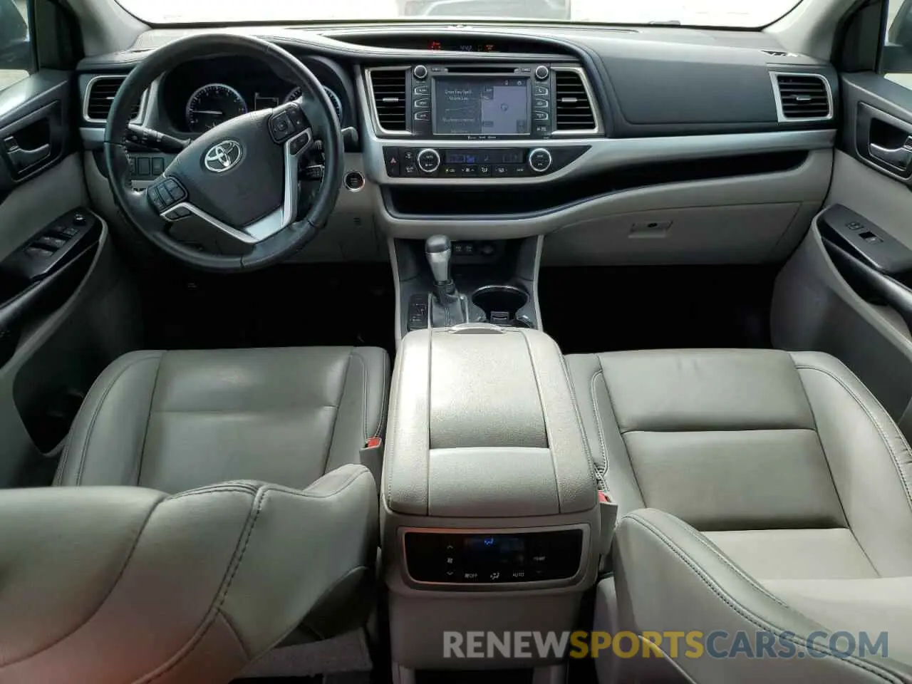8 Photograph of a damaged car 5TDKZRFH3KS570400 TOYOTA HIGHLANDER 2019